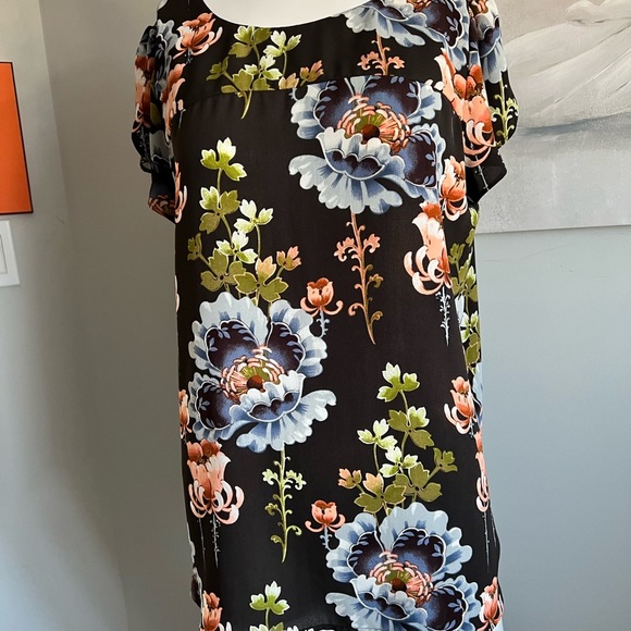 The Loft Floral short sleeve shirt - Picture 5 of 6